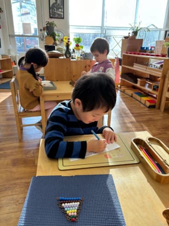 Kaban Montessori School - Classroom Environment where students learn and explore all academic subjects, including Science and computer labs.  