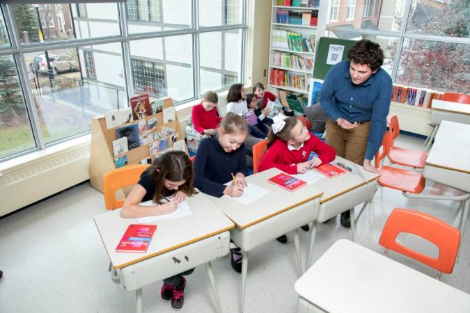 Lycée international de Calgary - Elementary class hard at work! 