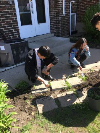 Nancy Campbell Academy - Dr. Walkers mentors group gardens. 
