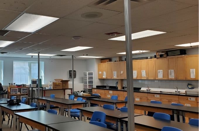 Lycée international de Calgary - Science facilities 2