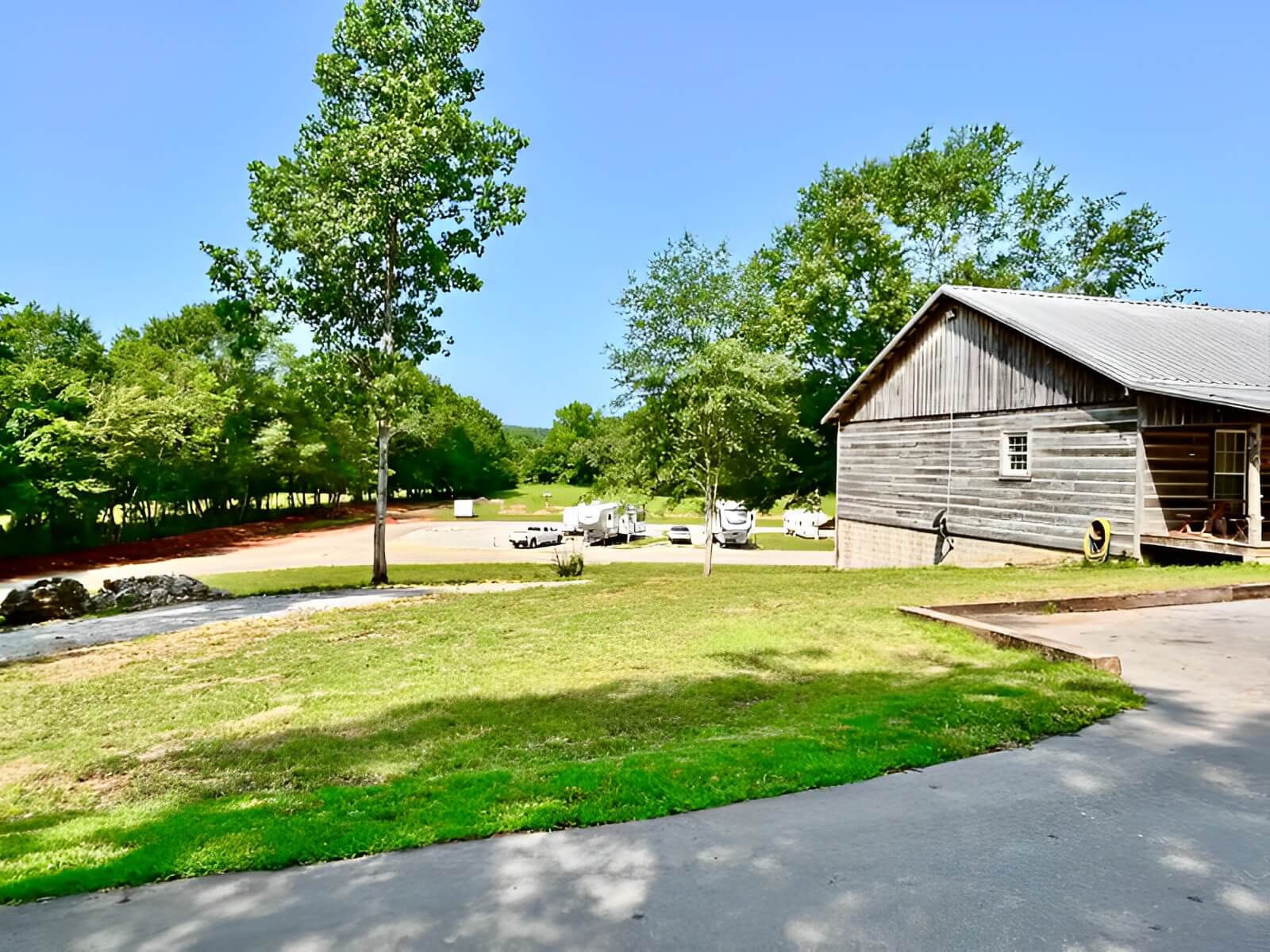 The Shoals Cottages & RV Park