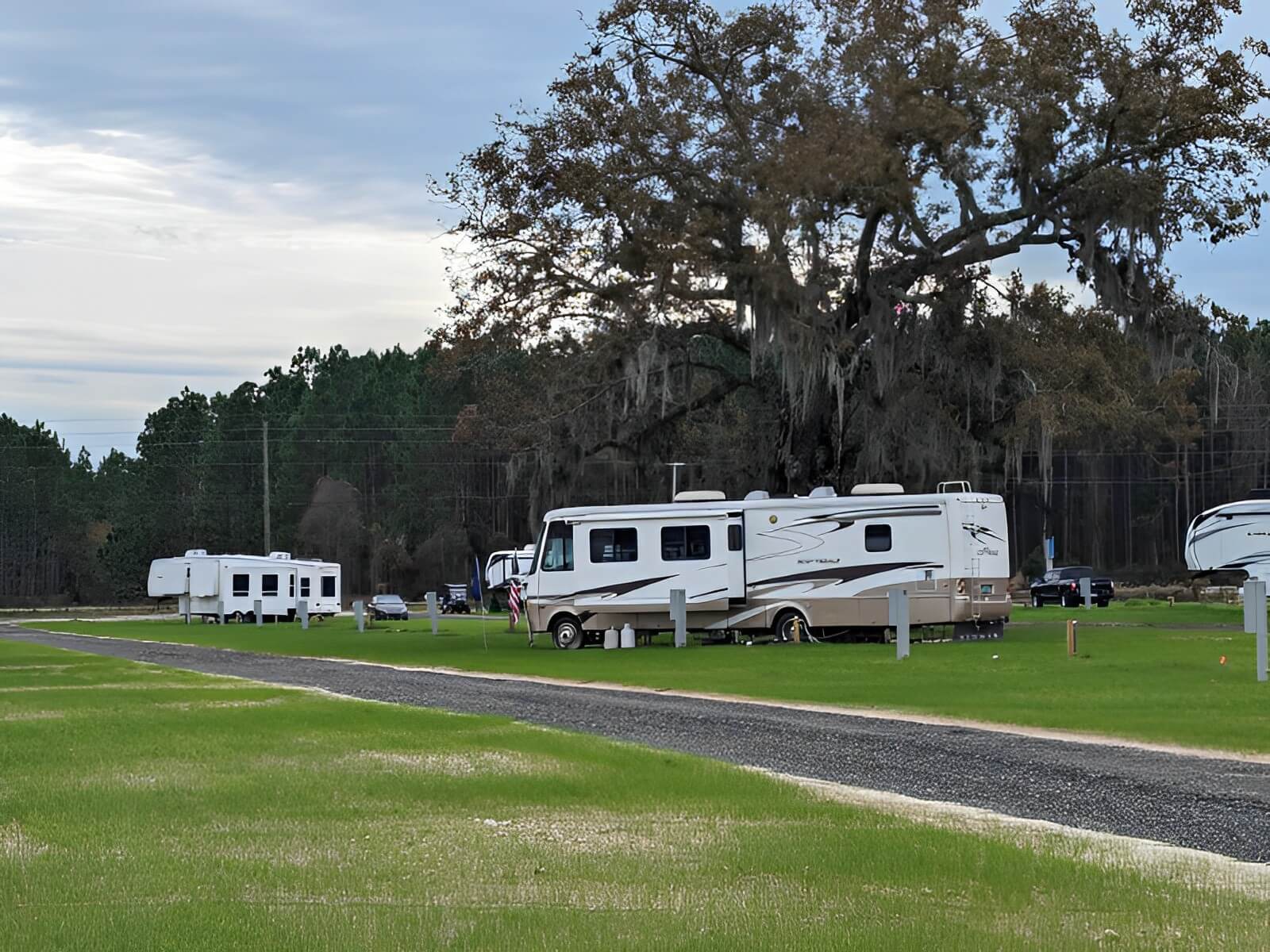 Dreamin' 'n' Driftin' RV Resort