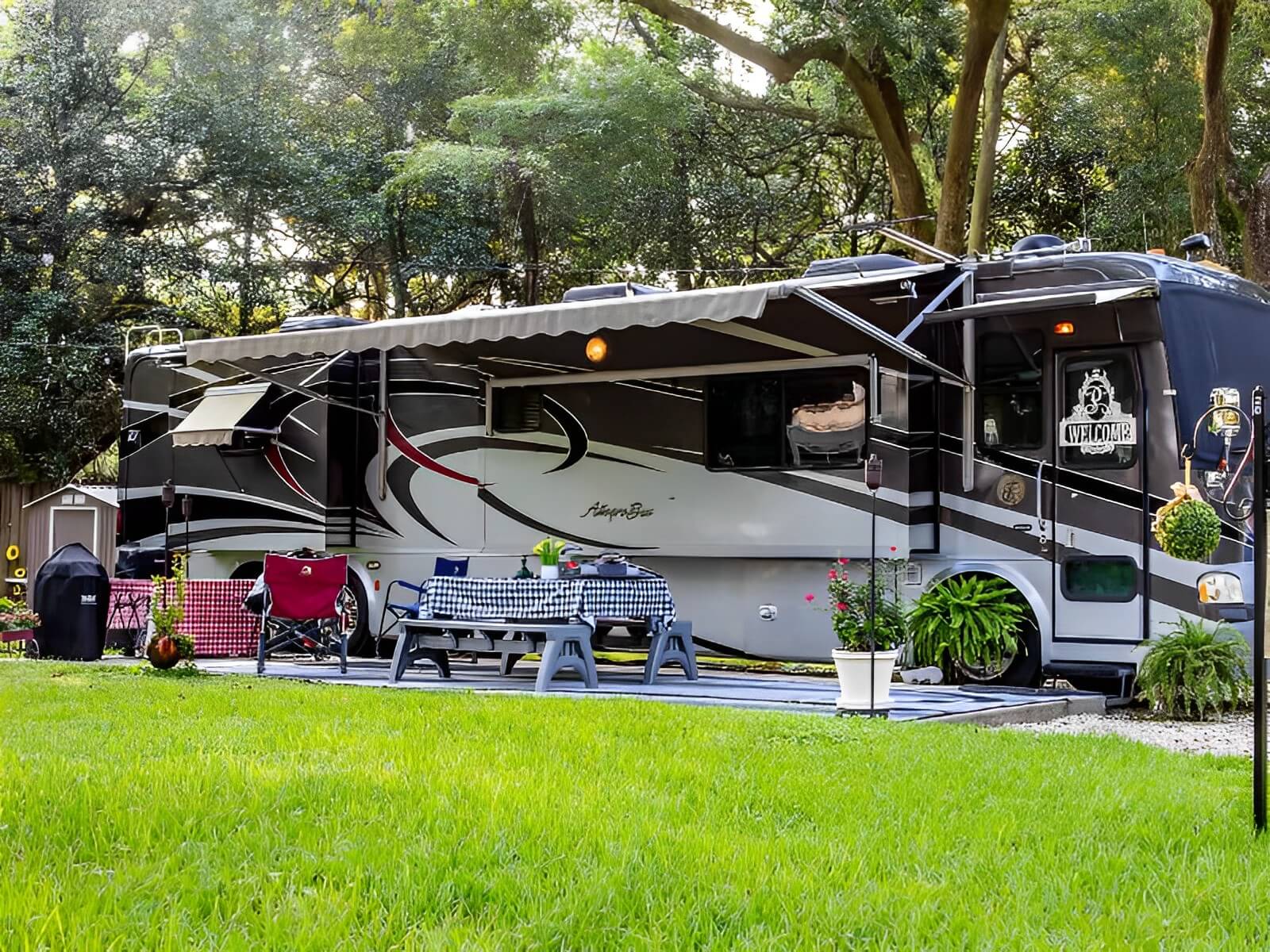Mobile Oaks RV Resort