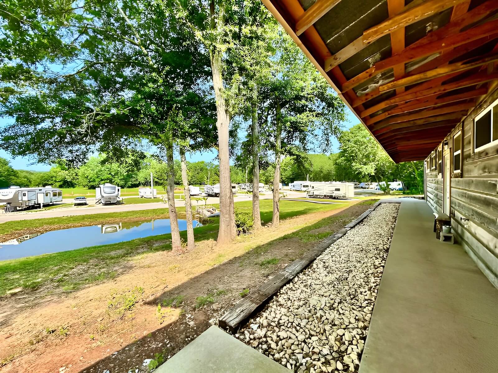 The Shoals Cottages & RV Park