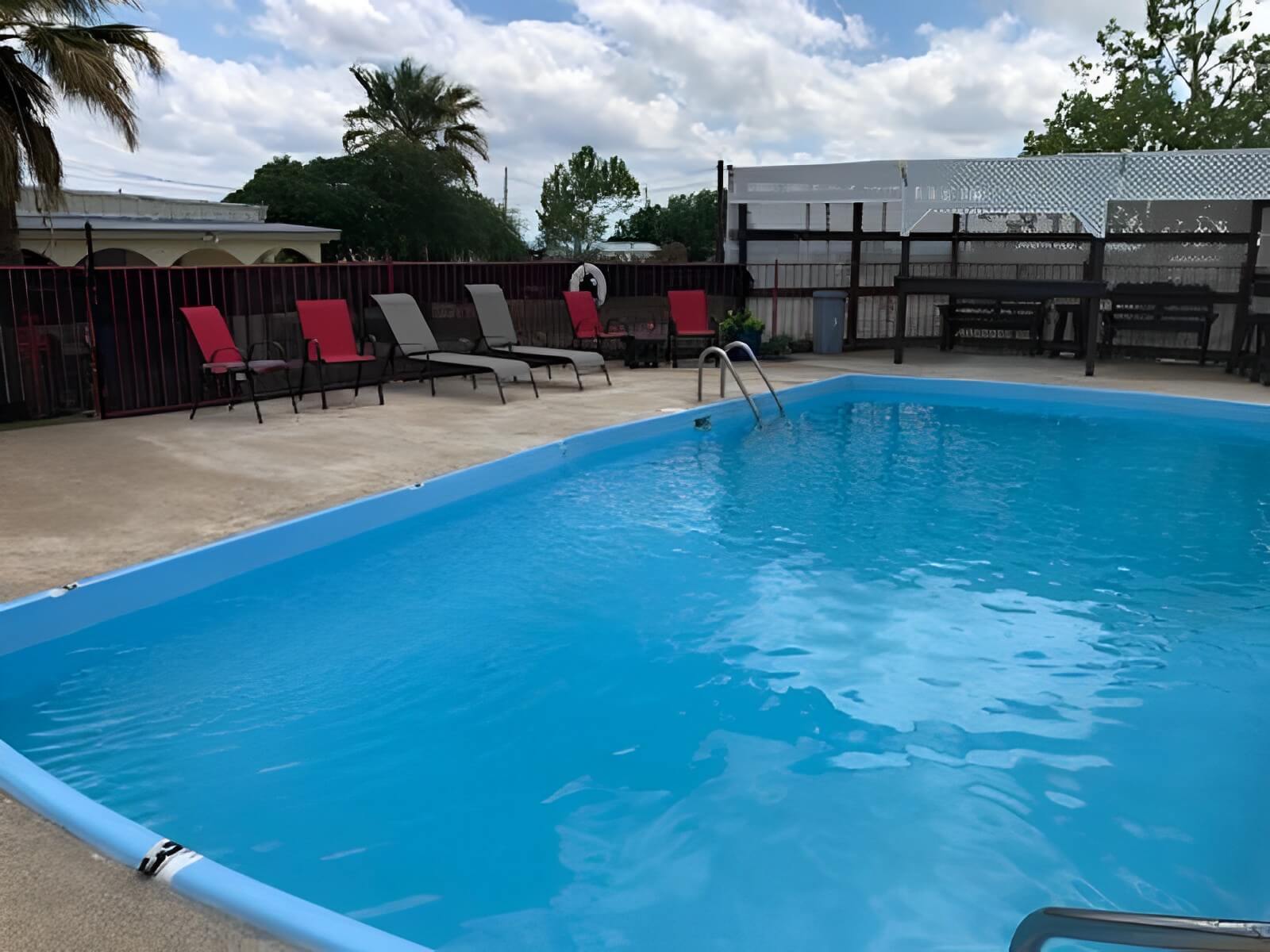 American Campground RV and Mobile Home Park 