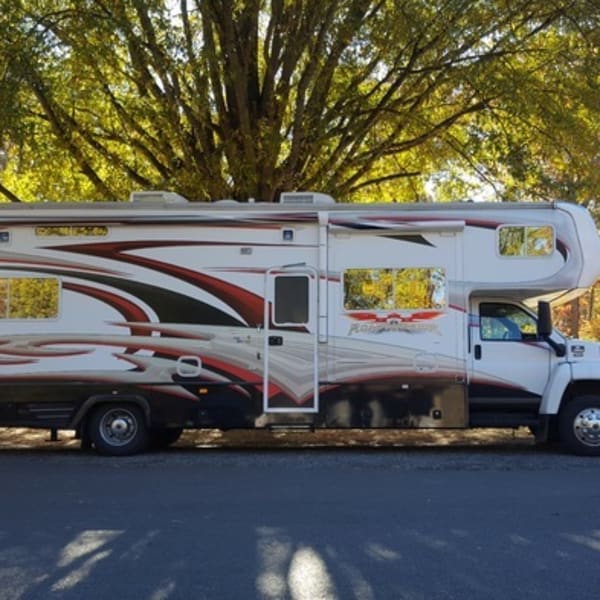 2009 Weekend Warrior Weekend Warrior Motorhome Class C available for rent in Larkspur, Colorado