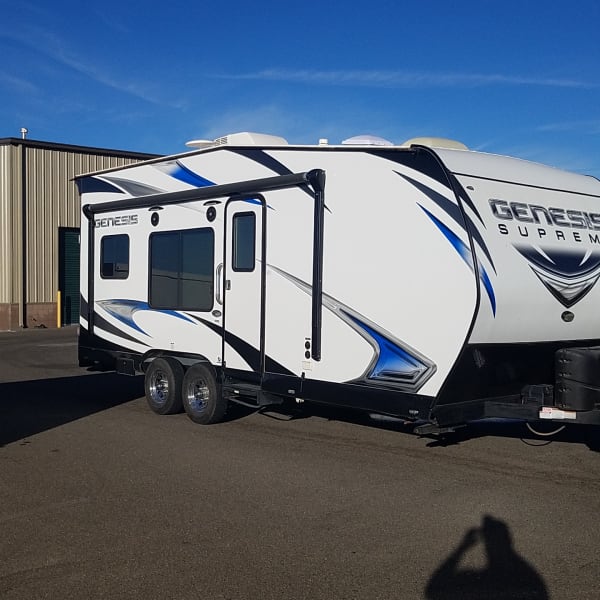 2017 Genesis Supreme Rv Genesis Supreme Toy Hauler available for rent in Winchester, California