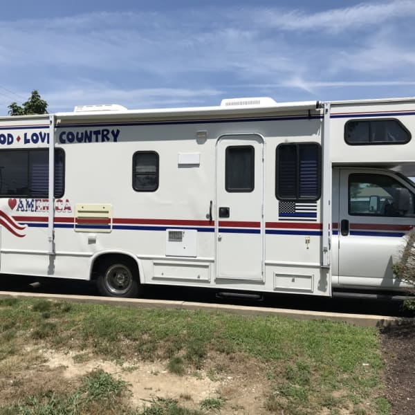 2006 Dutchmen Express Class C available for rent in Indianapolis, Indiana