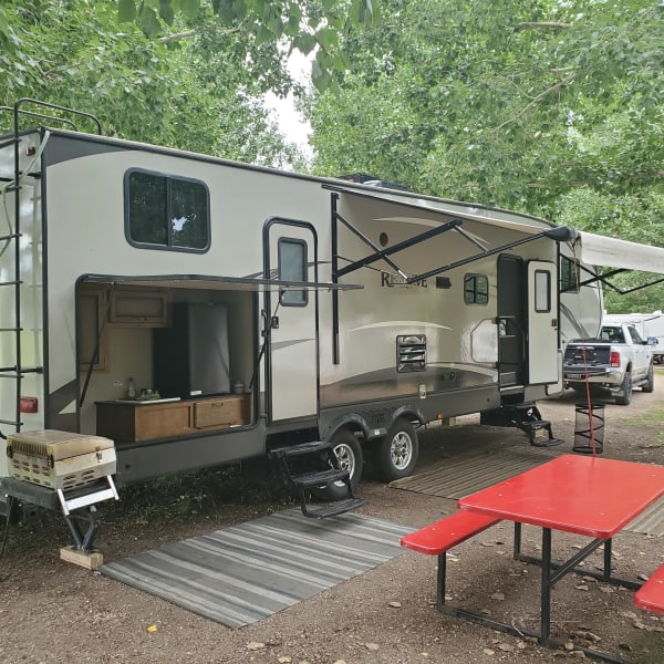 2016 Crossroads RV Rezerve Fifth Wheel available for rent in Verona, Ontario