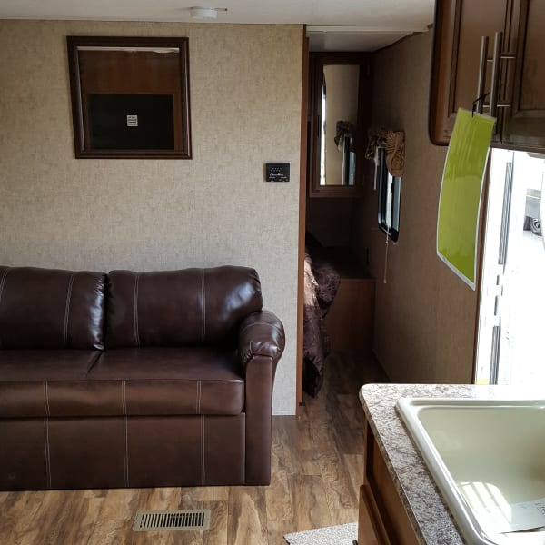 2017 Prime Time Avenger 26BBS Travel Trailer available for rent in Celina, Tennessee
