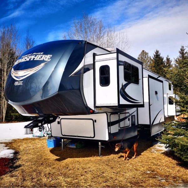 2018 Forest River Salem Hemisphere GLX Fifth Wheel available for rent in Waubaushene, Ontario
