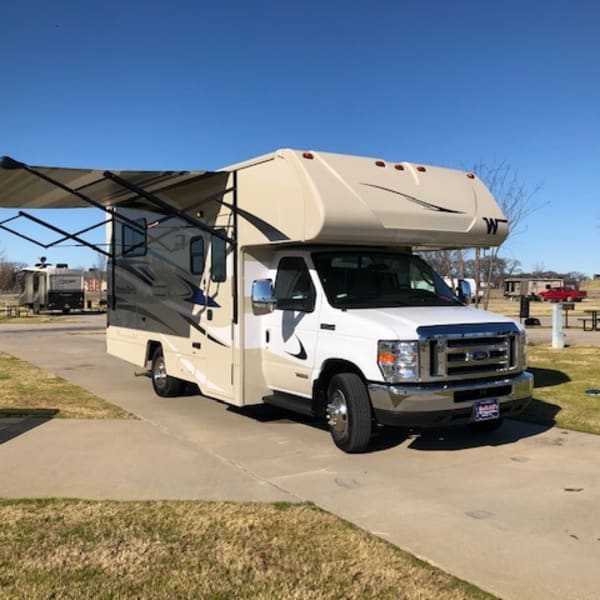 2020 Winnebago Minnie Winnie Class C available for rent in Arlington, Texas