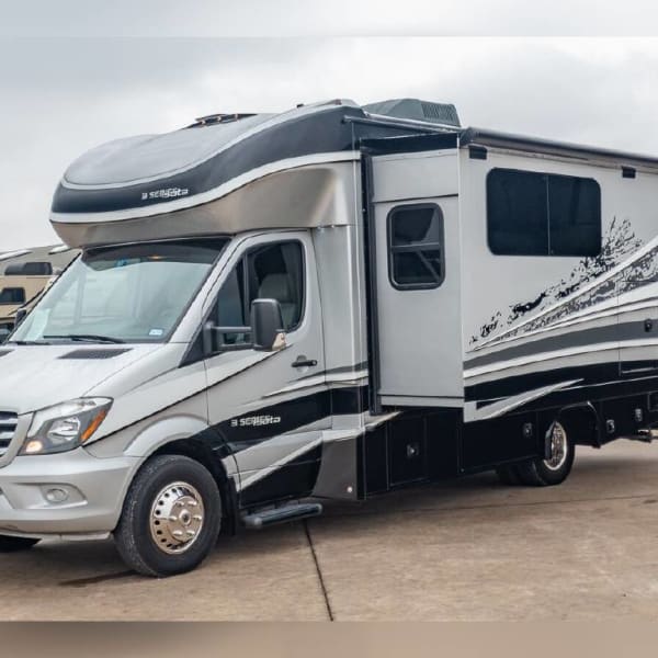 2017 Dynamax Corp Isata Class C available for rent in Boerne, Texas