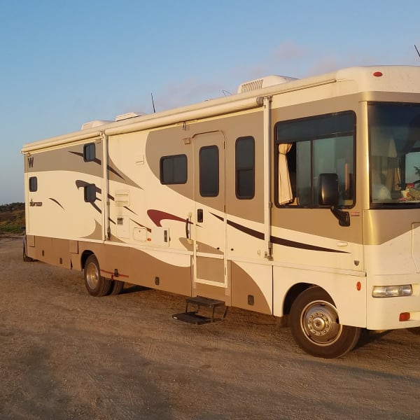 2007 Winnebago Sightseer Class A available for rent in West Hills, California