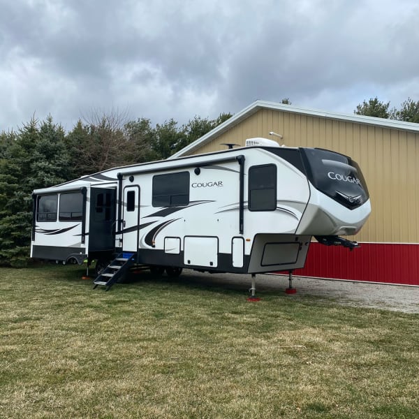 2020 Keystone Cougar Fifth Wheel available for rent in La Salle, Michigan