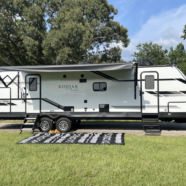 2021 Dutchman Kodiak Ultra-Lite Travel Trailer available for rent in Brownsboro, Texas