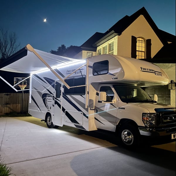 2022 Thor Motor Coach Freedom Elite Class C available for rent in Lowell, Arkansas