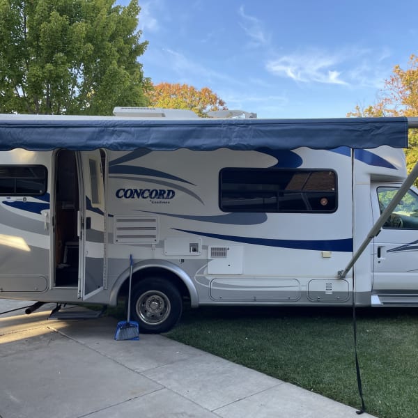 2004 Concord Coachmen Class B available for rent in Livermore, California