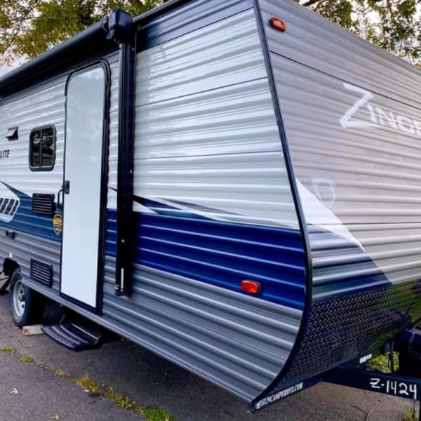2018 Crossroads Zinger Travel Trailer available for rent in Dayton, Ohio