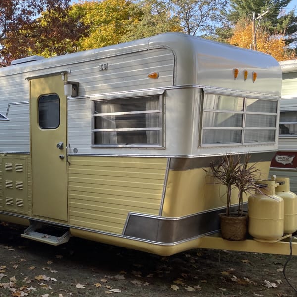 1964 Holiday Rambler Traveler Travel Trailer available for rent in Traverse City, Michigan