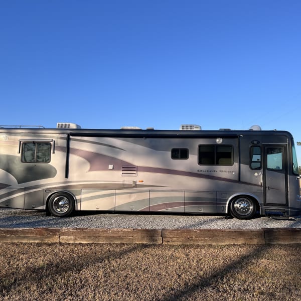2002 Dutch Star Dutch Star Motorhome Class A available for rent in Saucier, Mississippi
