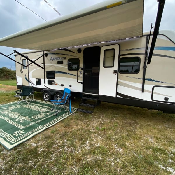 2017 Dutchmen Aerolite Travel Trailer available for rent in Springdale, Arkansas