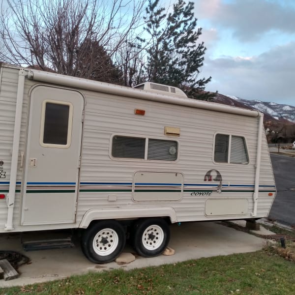 2002 Sportsmen Coyote Travel Trailer available for rent in Fruit Heights, Utah