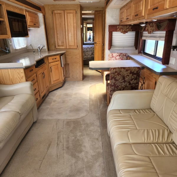 2005 Monaco Knight 38PDQ Class A available for rent in Arroyo Grande, California