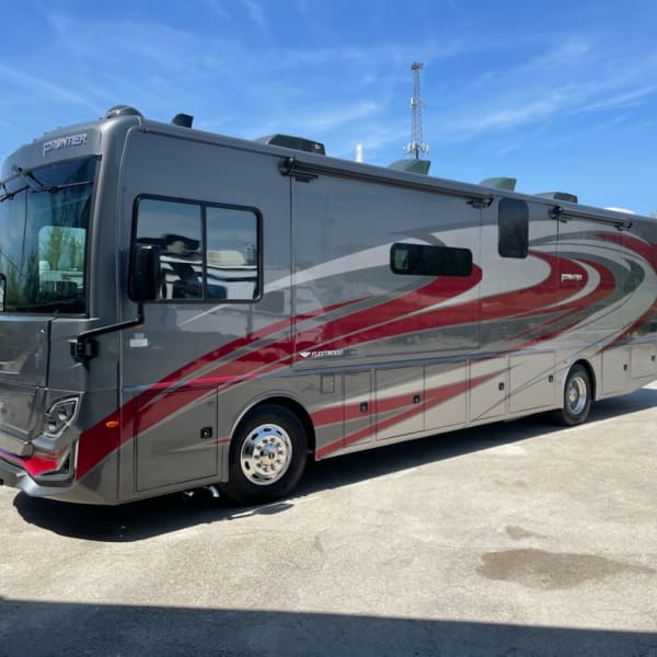 2022 Fleetwood Frontier Class A available for rent in Moraine, Ohio