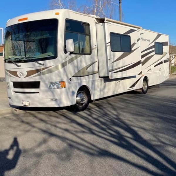 2011 Four Winds Hurricane Class A available for rent in Reno, Nevada