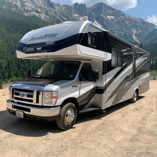 2010 Jamboree Sport Class C available for rent in Nashville, Tennessee
