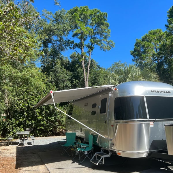 2022 Airstream Flying Cloud 25RB Travel Trailer available for rent in Baton Rouge, Louisiana