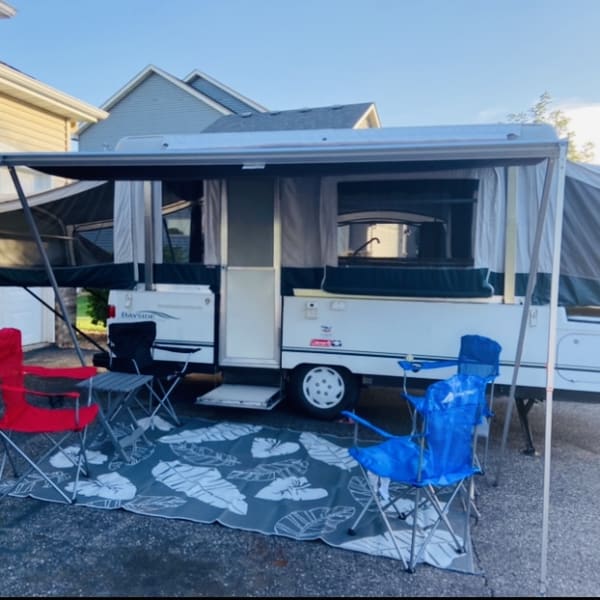 2002 Coleman Americana Bayside Popup available for rent in Brewster, Minnesota