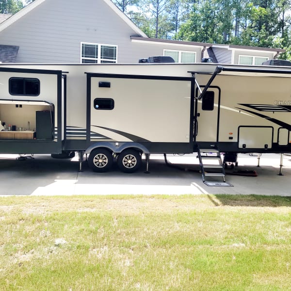 2020 Coachmen Chaparral Fifth Wheel available for rent in Newnan, Georgia