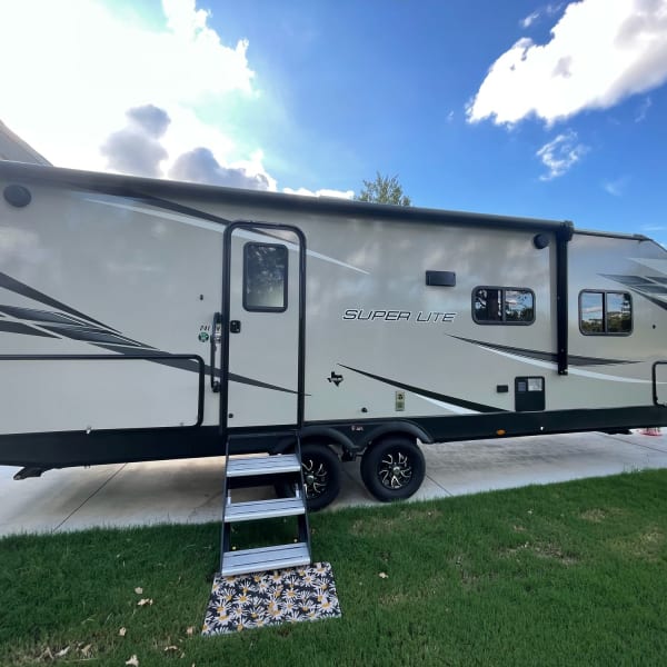 2022 Starcraft SuperLite 24BH1 Travel Trailer available for rent in College Station, Texas