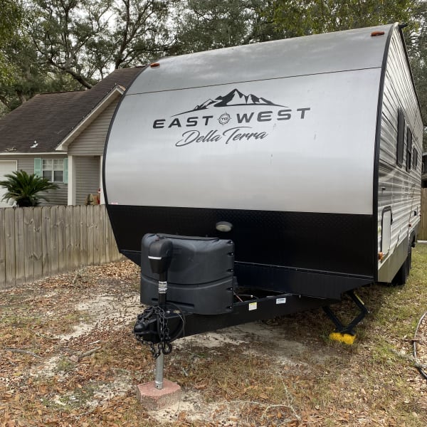 2021 East to West Della Terra Travel Trailer available for rent in Hopkinsville, Kentucky