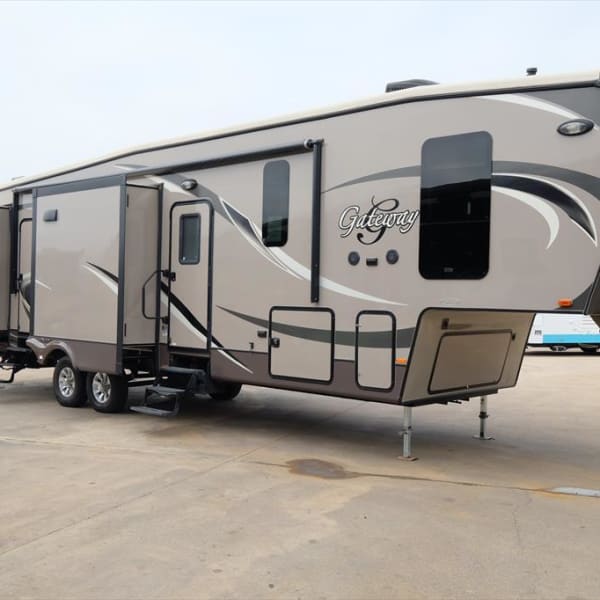 2015 Heartland RVs Gateway Fifth Wheel available for rent in Conway, South Carolina