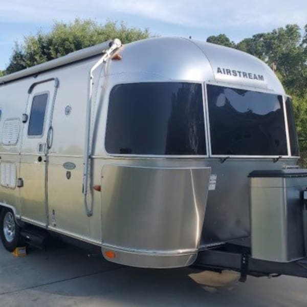 2012 Airstream Flying Cloud Travel Trailer available for rent in North Little Rock, Arkansas