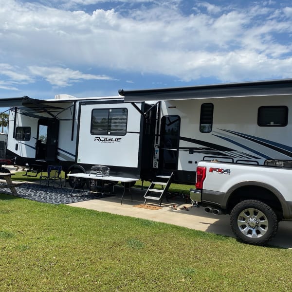 2022 Forest River Vengeance Vengeance Rogue Toy Hauler Fifth Wheel available for rent in Cross Plains, Tennessee