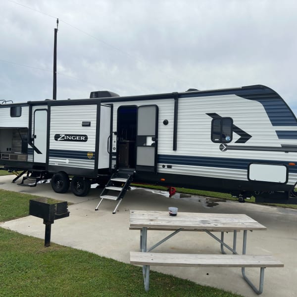 2023 Crossroads Zinger Travel Trailer available for rent in Webster, Texas