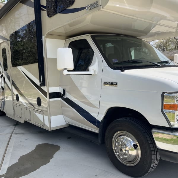 2017 Thor Four Winds Class C available for rent in Magnolia, Texas