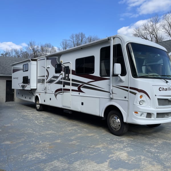 2009 Damon Corporation Challenger Class A available for rent in MOUNT ROYAL, New Jersey
