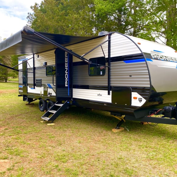 2023 Heartland Pioneer BH270 Travel Trailer available for rent in Greensboro, Georgia