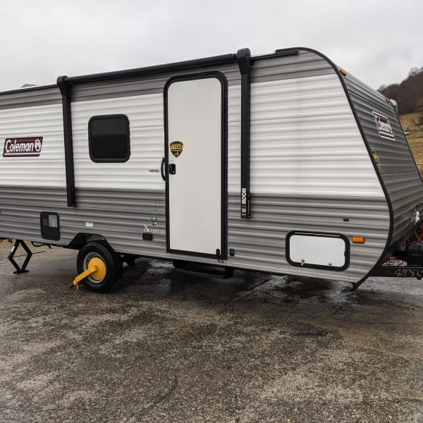 2023 Dutchmen 17B Travel Trailer available for rent in Rollingstone, Minnesota