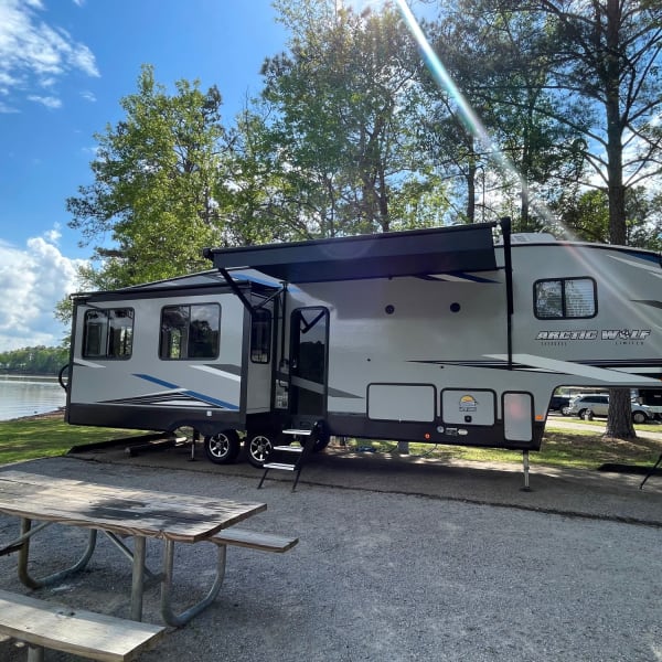 2022 Forest River Cherokee Arctic Wolf Fifth Wheel available for rent in Opelika, Alabama