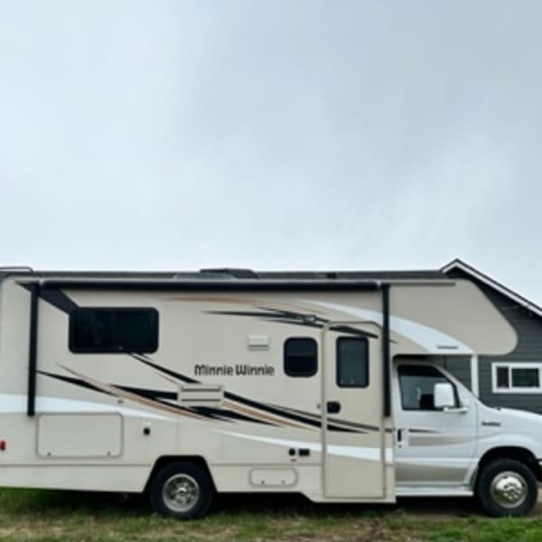 2017 Winnebago Minnie Winnie Class C available for rent in Junction City, Oregon