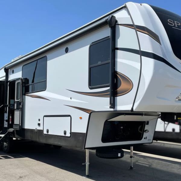 2023 Keystone Sprinter Fifth Wheel available for rent in Orlando, Florida