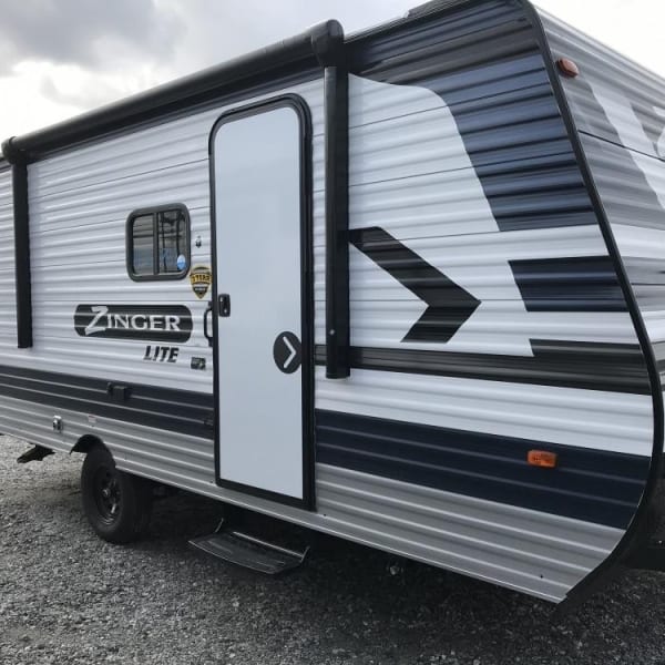 2021 Crossroads RV Zinger Lite Travel Trailer available for rent in Manson, Iowa