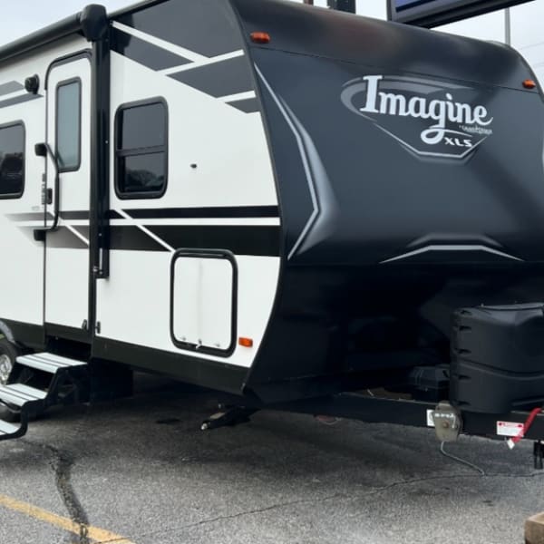 2021 Grand Design Imagine XLS Travel Trailer available for rent in Selah, Washington
