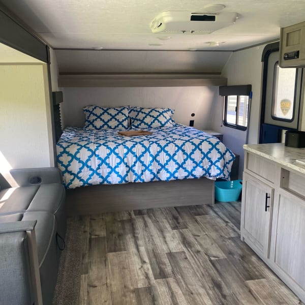 2022 Dutchmen Coleman Lantern 18FQ Travel Trailer available for rent in North Canton, Ohio